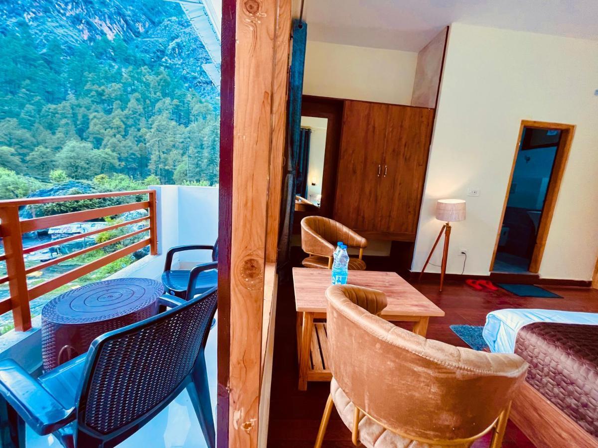 Hotel Winterline, Kasol Bagian luar foto